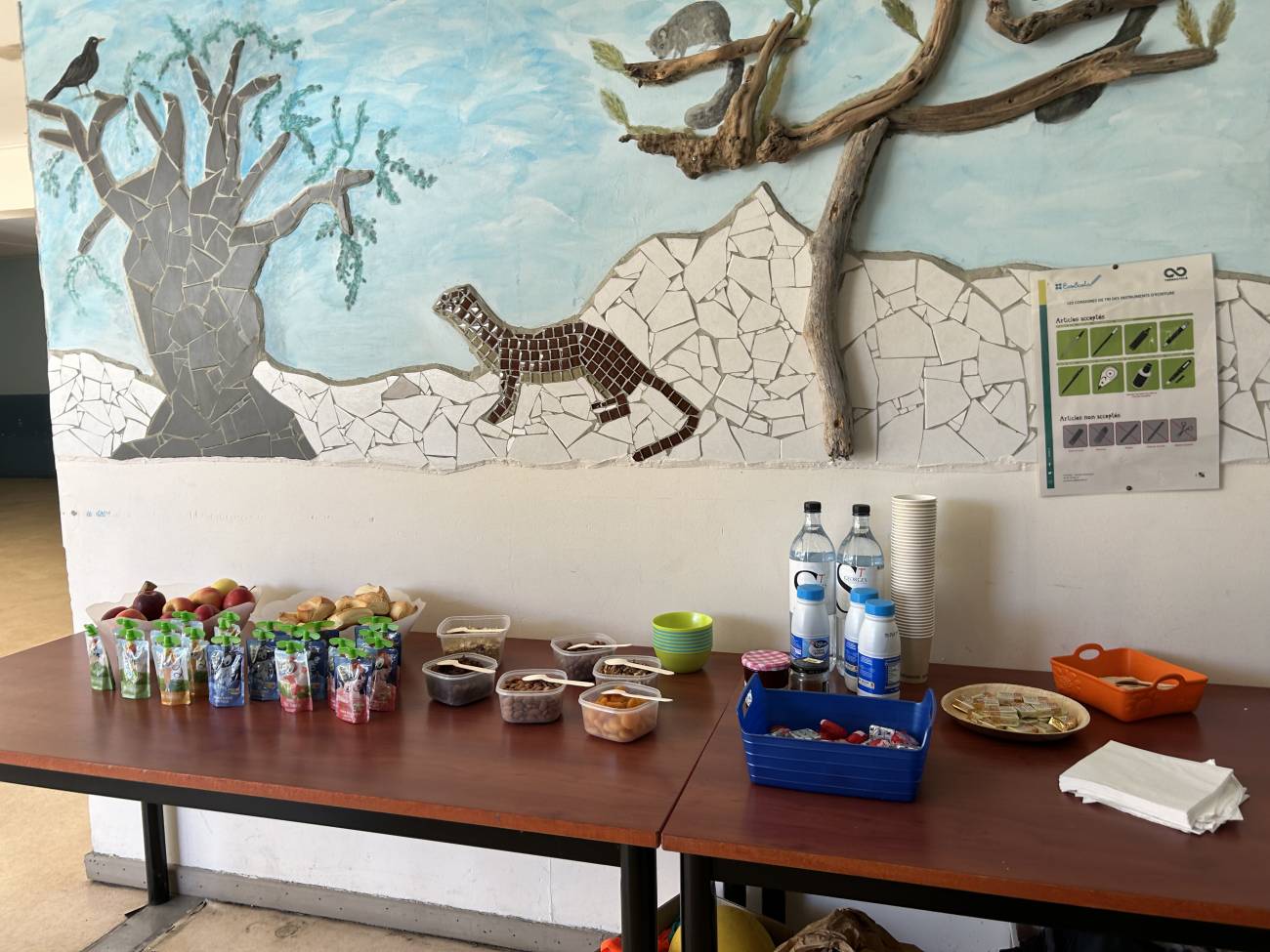 table avec nourriture